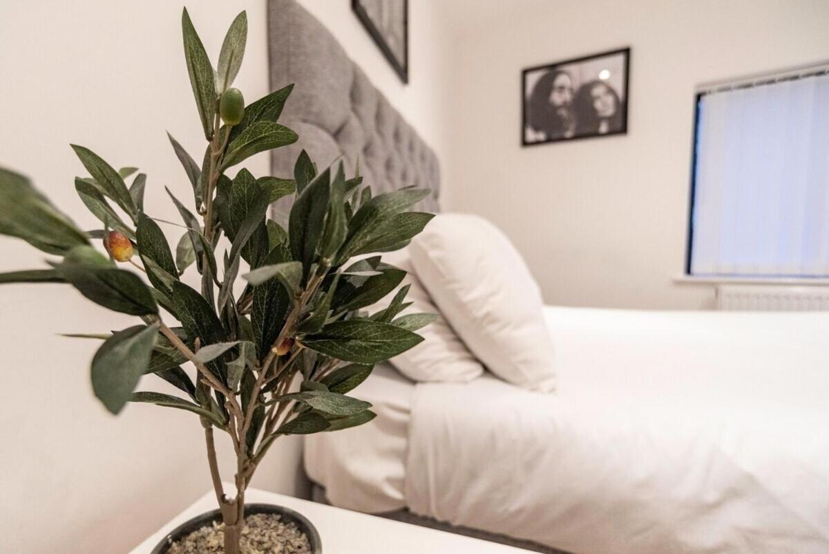 Camden 1 Apartment *